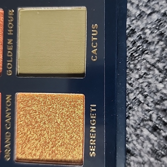 ACE Beautē Vintage Dawn Eyeshadow Palette - Picture 4 of 10